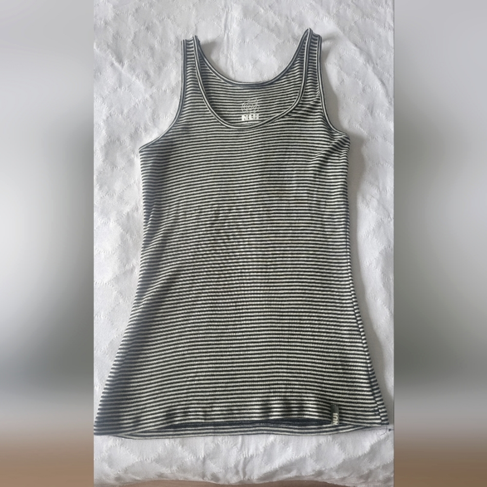Nui Organics 100% wool Women's size large tank top in black and white stripe